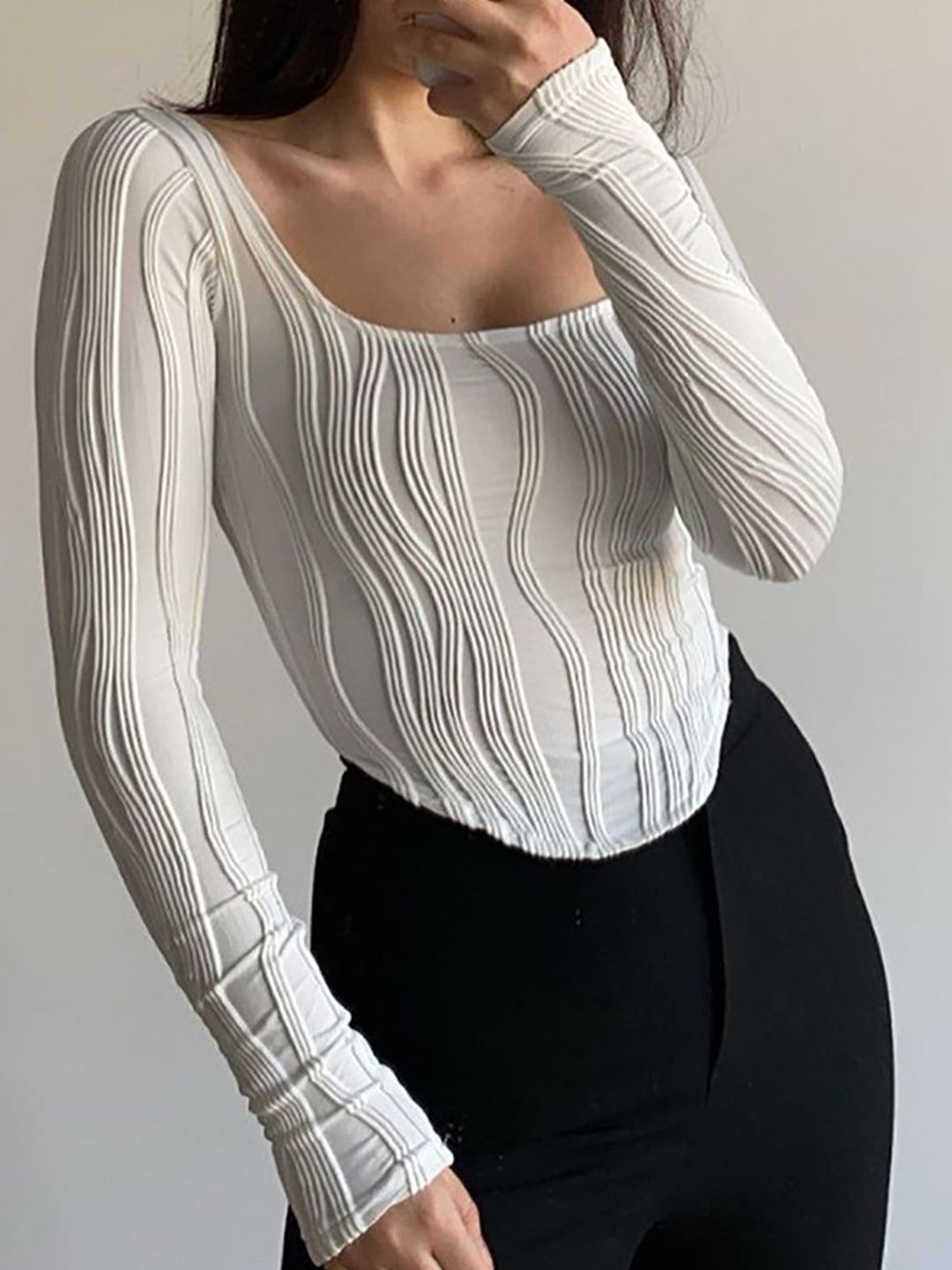 Women Solid Scoop Neck Top 2