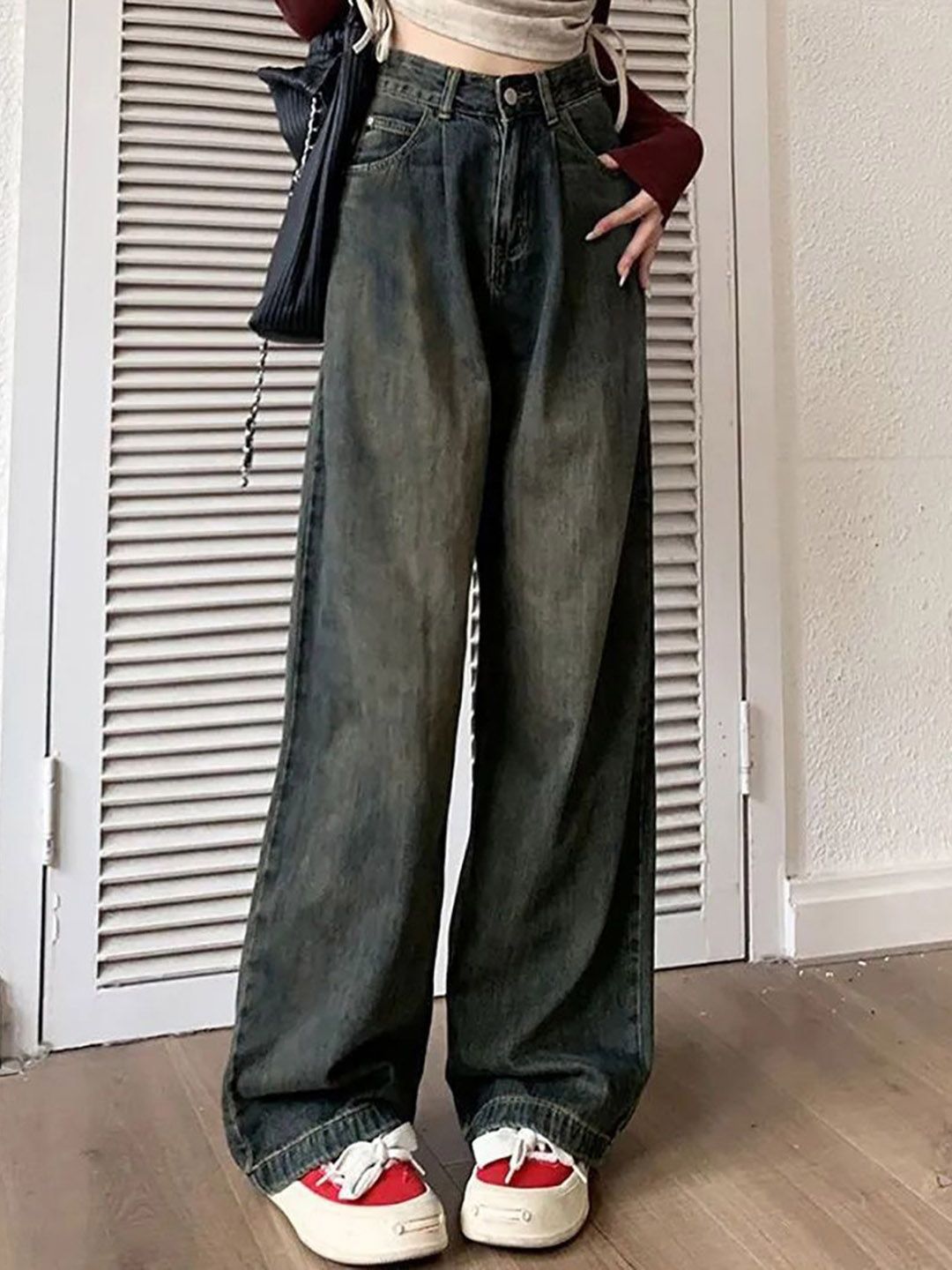 Women Wide Leg Slash Knee Heavy Fade Jeans