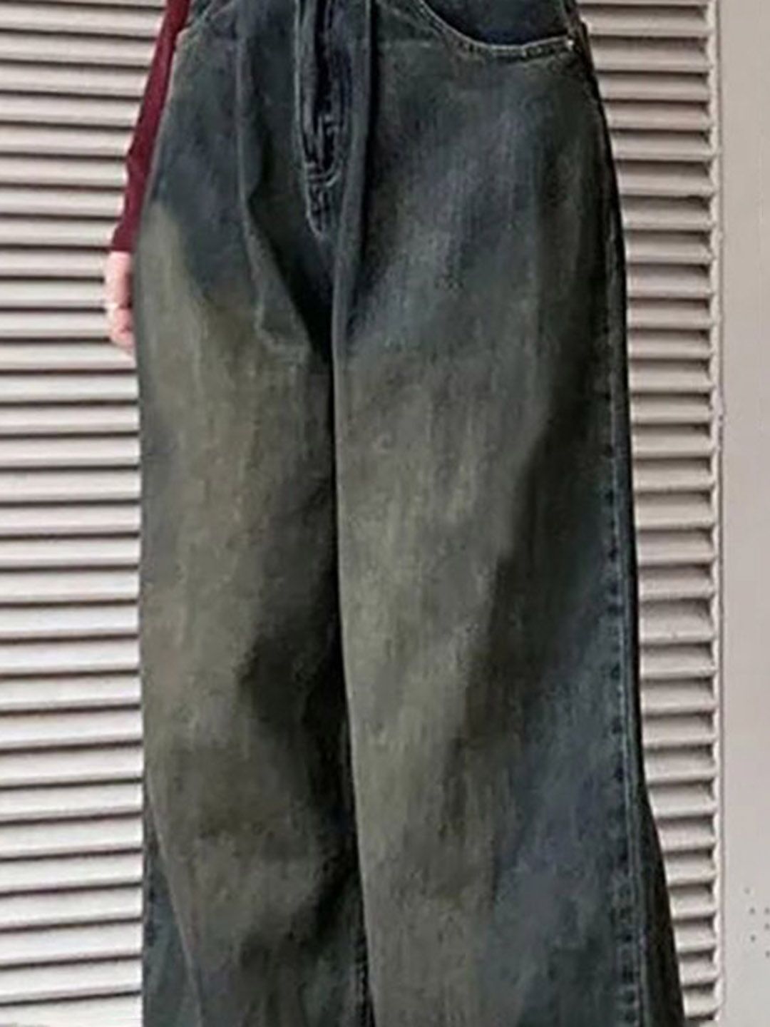 Women Wide Leg Slash Knee Heavy Fade Jeans 3