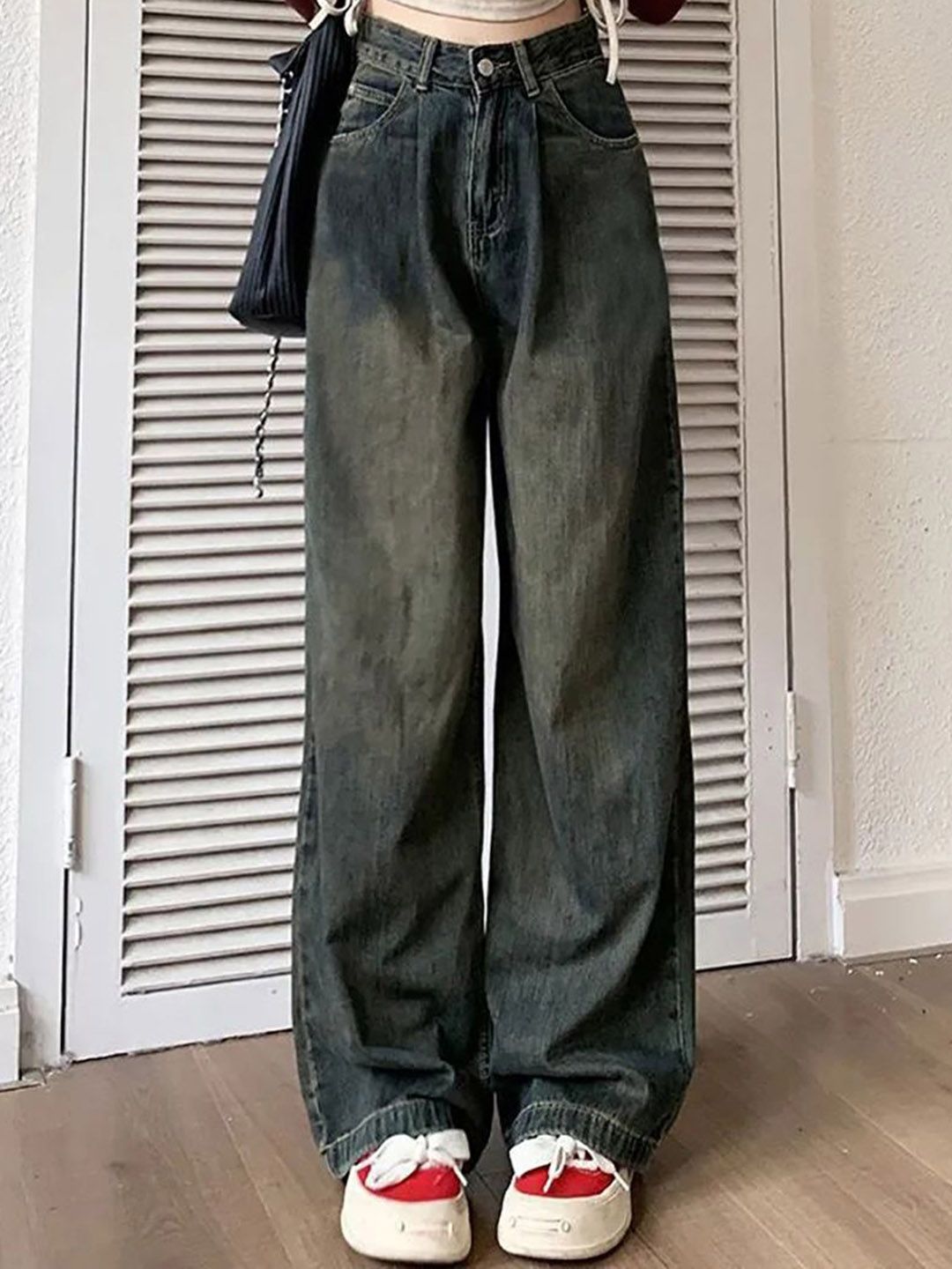 Women Wide Leg Slash Knee Heavy Fade Jeans 4
