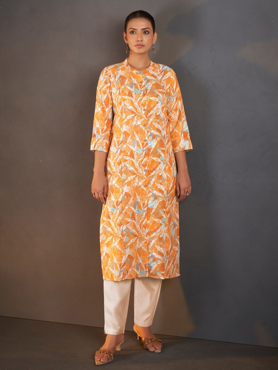DRESOUL Women Floral Printed Mandarin Collar Floral Kurta