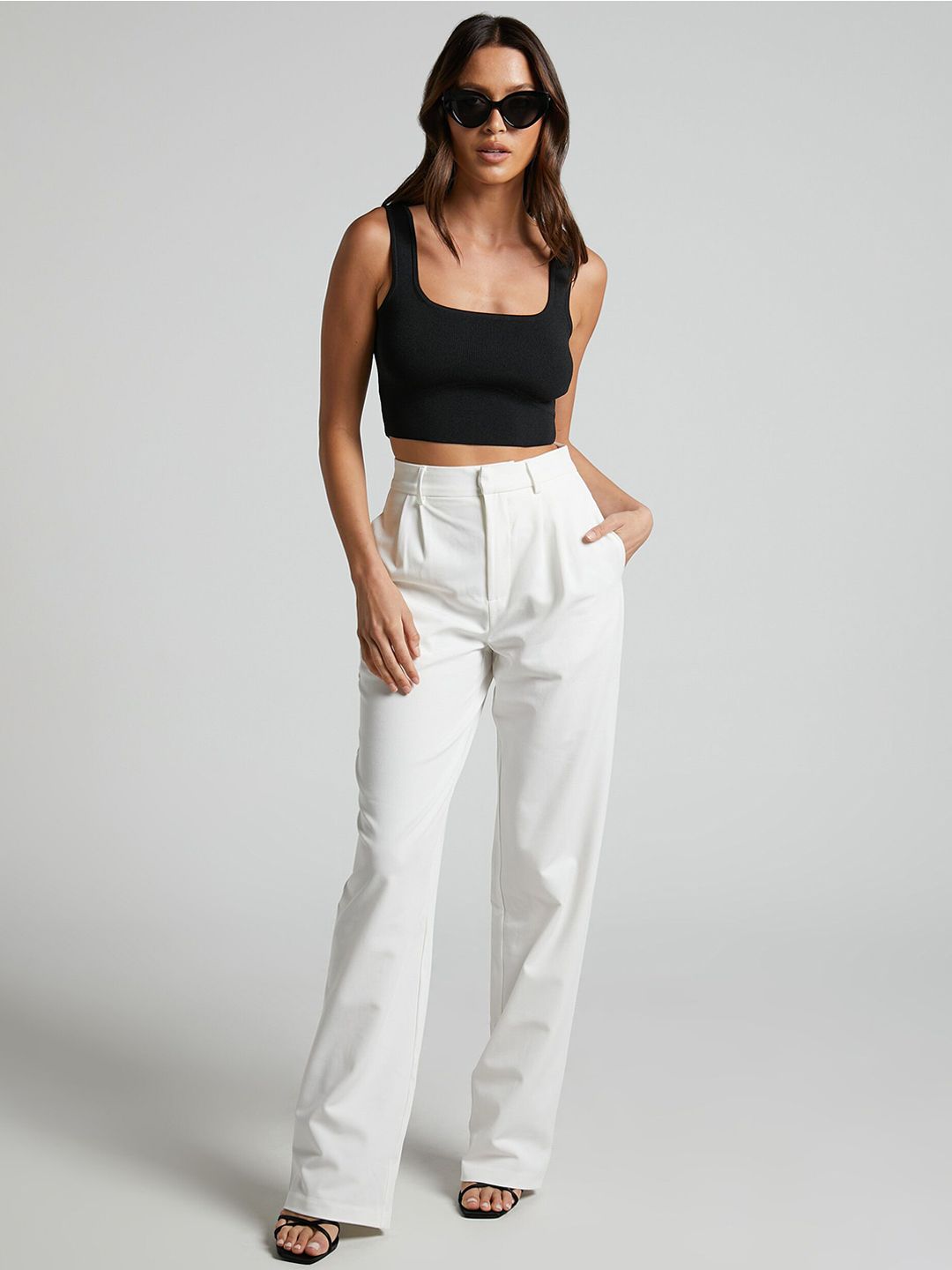 Chemistry Women Relaxed Straight Leg Straight Fit High-Rise Pleated Trousers