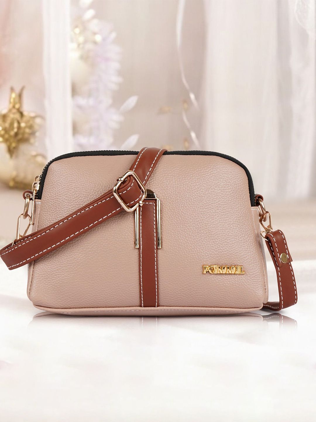 FOMMIL Women Textured Sling Bag