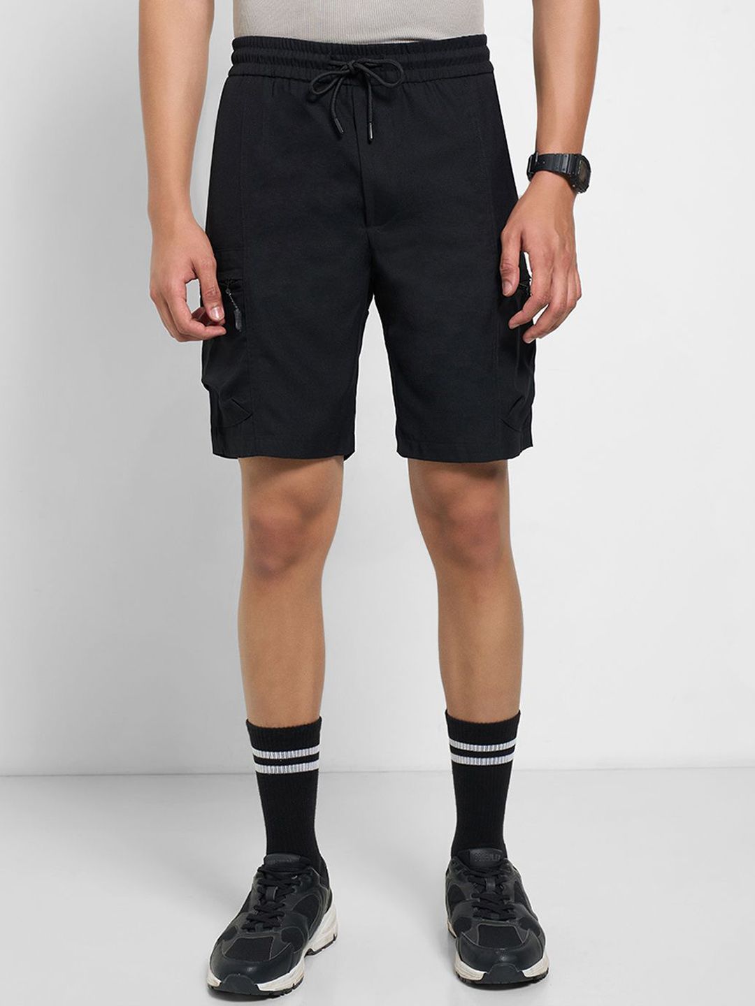 People Men Relaxed Fit Mid-Rise Cargo Shorts