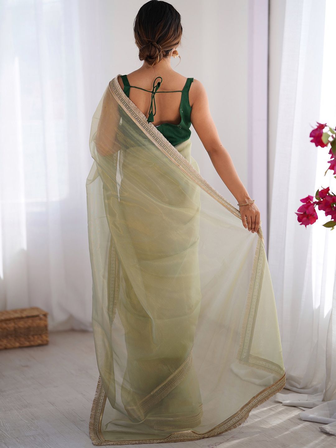Women Net Embellished Party Wear Saree 3
