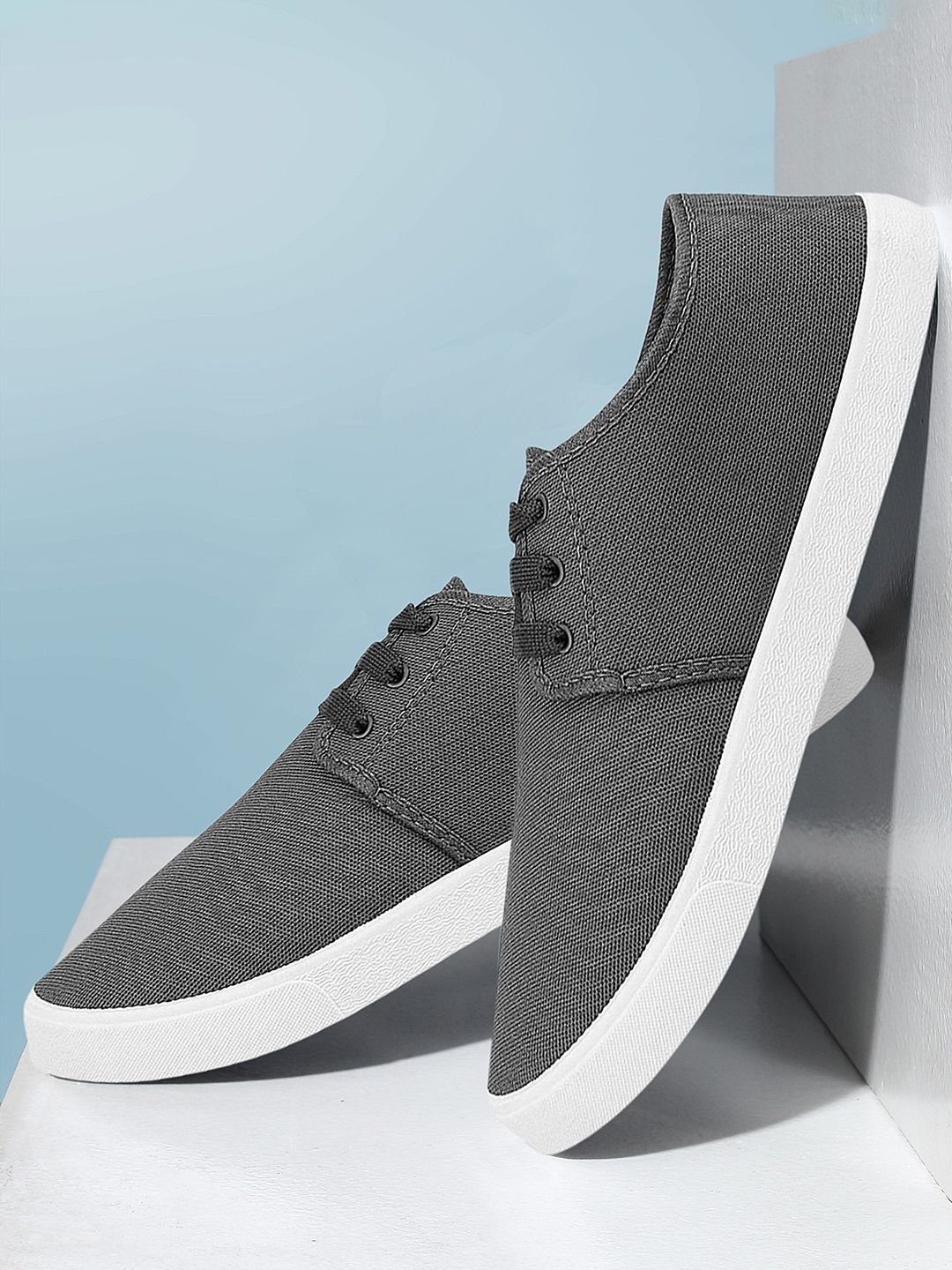 Spotwalk Men Woven Design Sneakers