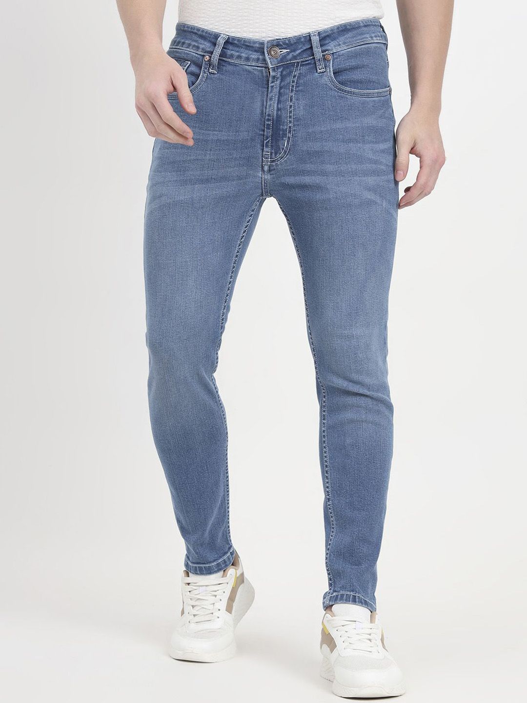 JADE BLUE Men Slim Fit Mid-Rise Clean Look Light Fade Stretchable Jeans