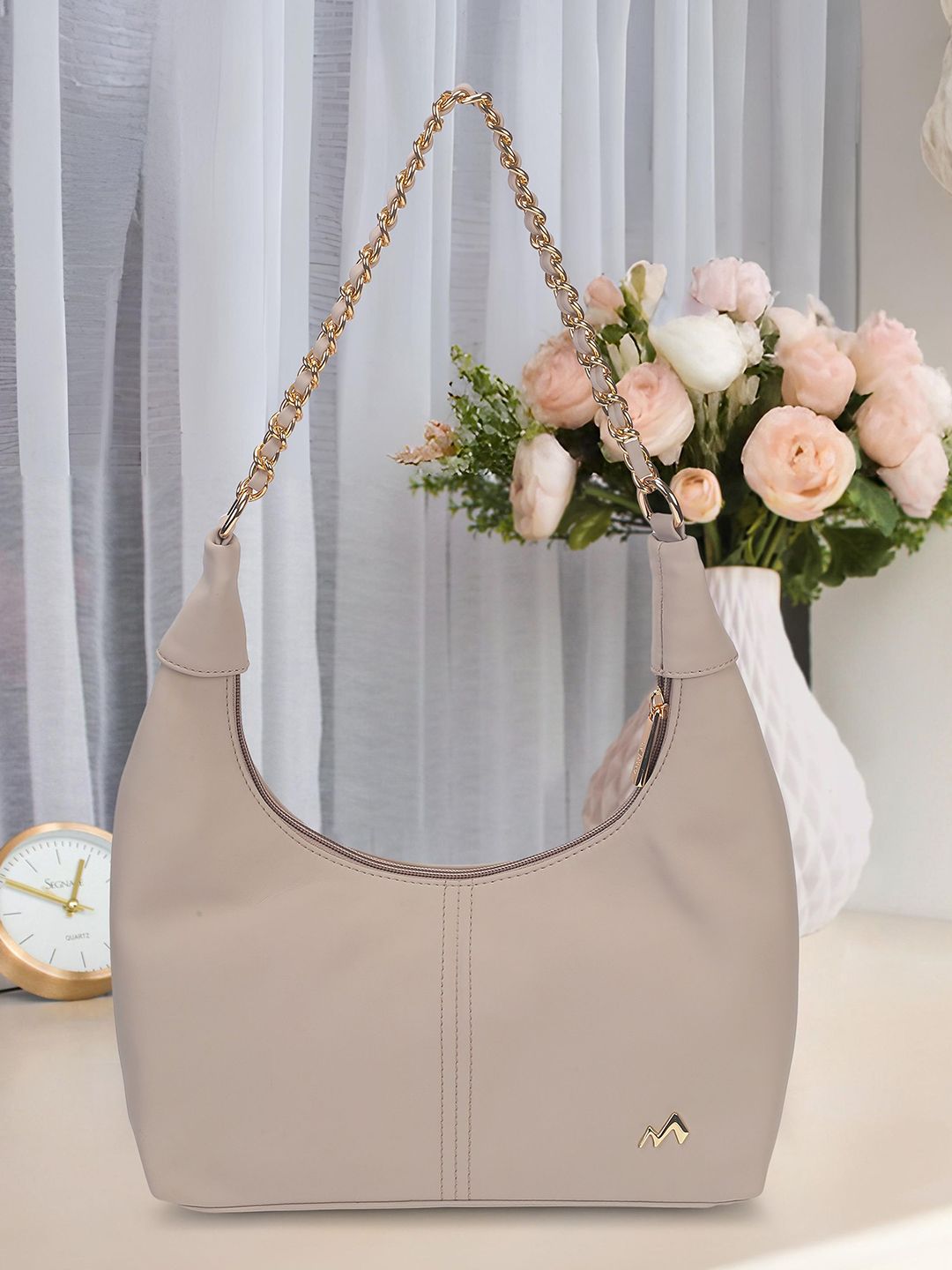Metro Women Solid Baguette Shoulder Bag