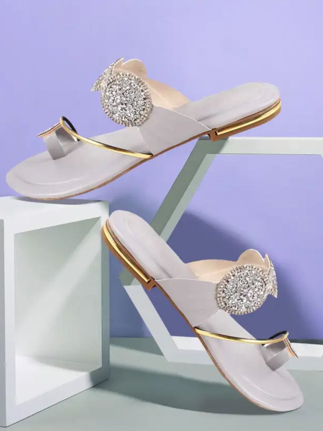 LAPORRA Women Ethnic Embellished One Toe Flats