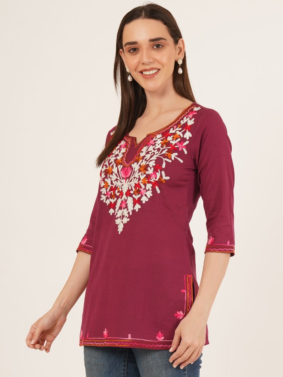 Diktmark Women Floral Embroidered Cotton Short Kurti