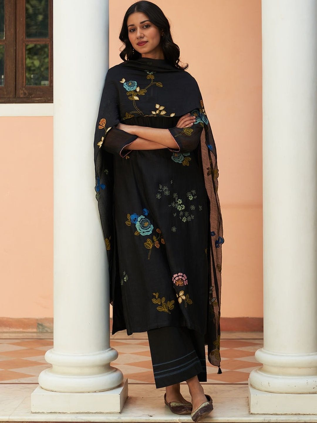 Ethnic Motifs  Black Floral  Silk Blande Kurta ,Trouser,Duptta