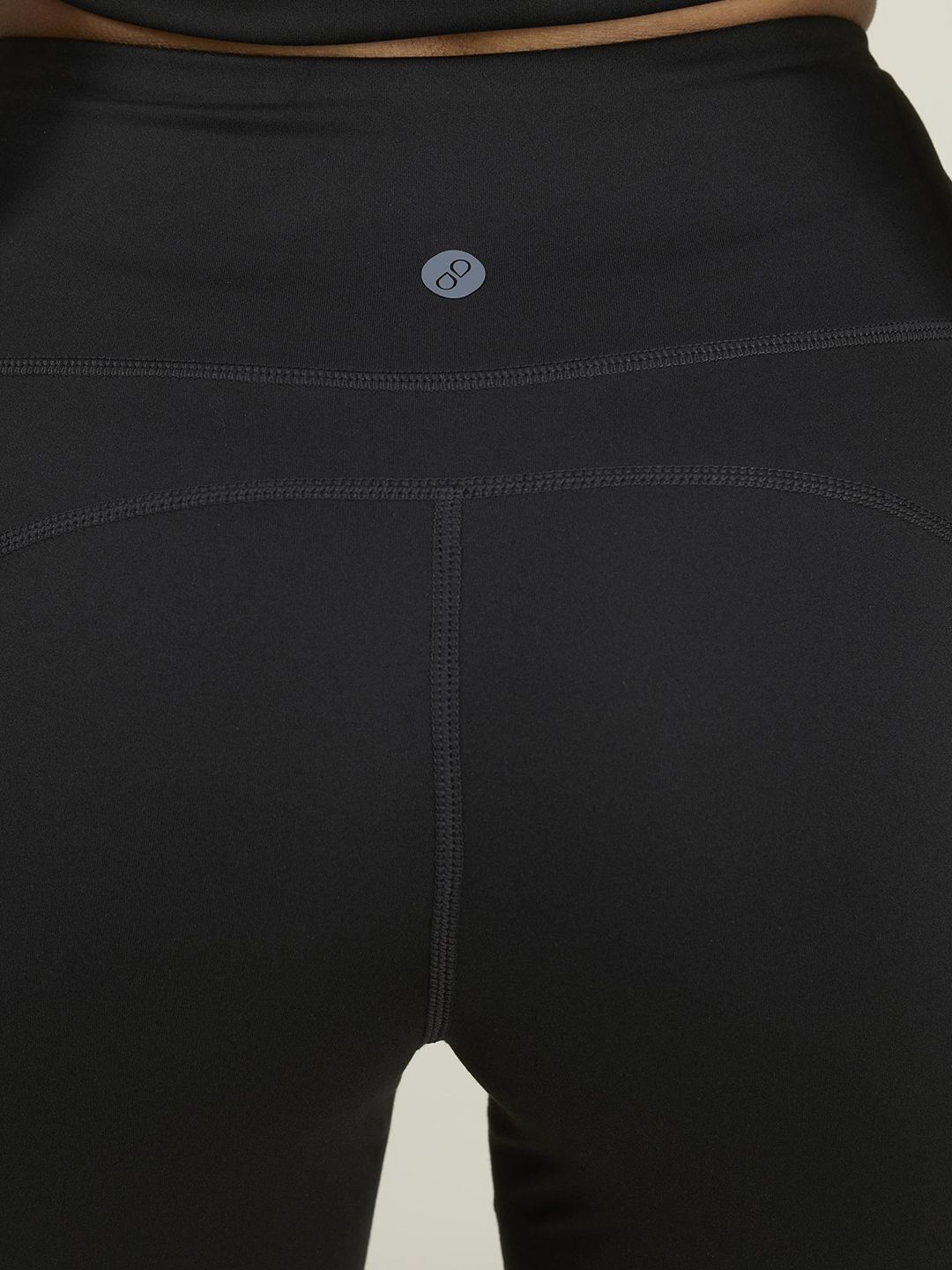 Women Black Sculpt Booty Skinny Fit Shorts 5