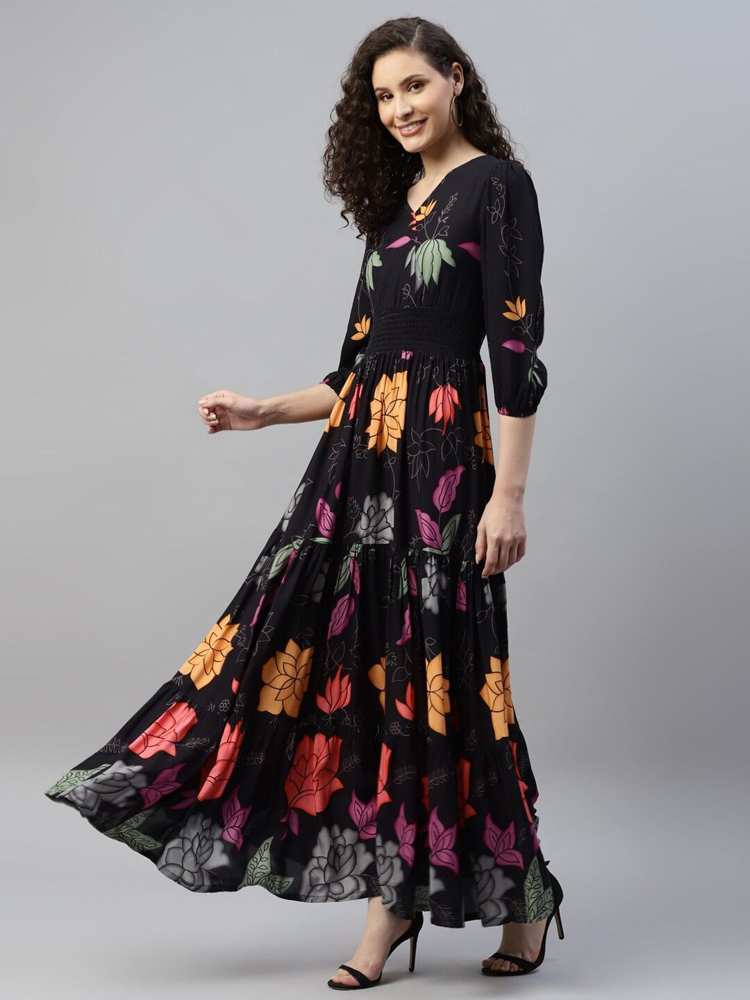 Raiyani Enterprise V-Neck Crepe Anarkali Kurta