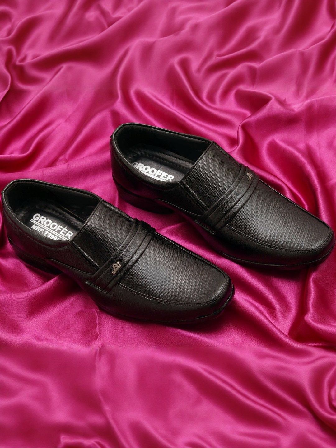 Groofer Men Black Formal Shoes