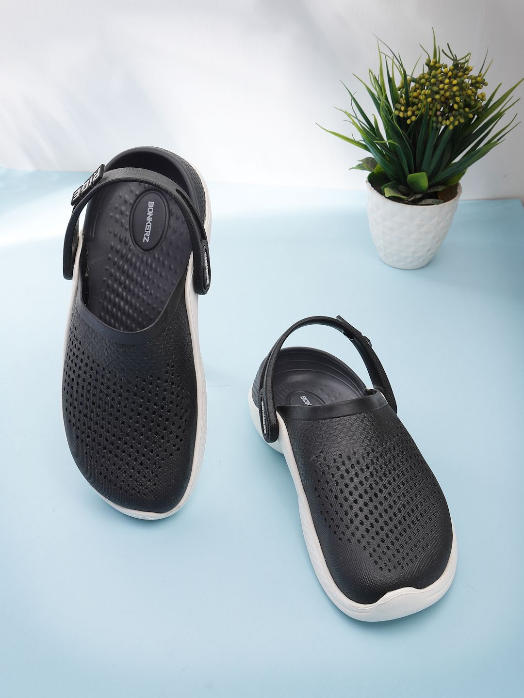 Bonkerz Men Self Design EVA Casual Clogs