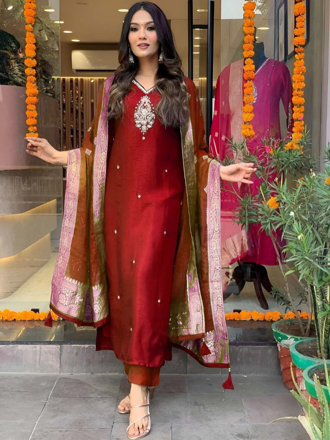 MEHZEEL FAB Women Ethnic Motifs Embroidered Regular Thread Work Pure Cotton Kurta Set