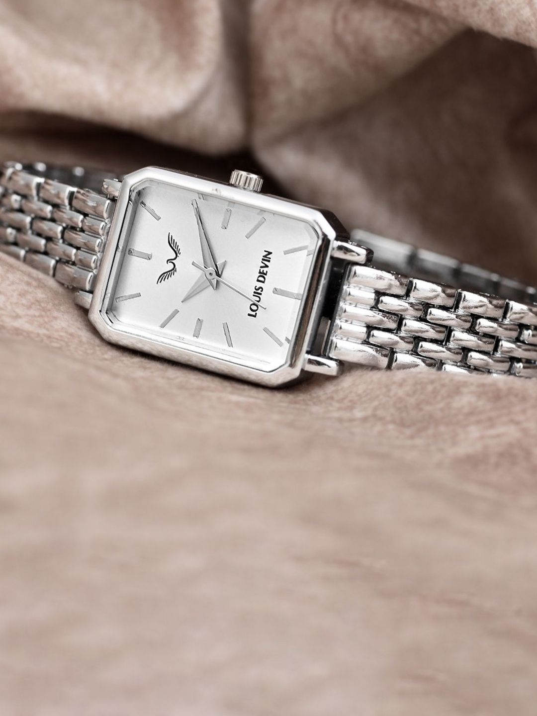 Buy LOUIS DEVIN Women Dial & Stainless Steel Straps Analogue Watch LD LS193 SLV CH. -  - Accessories for Women