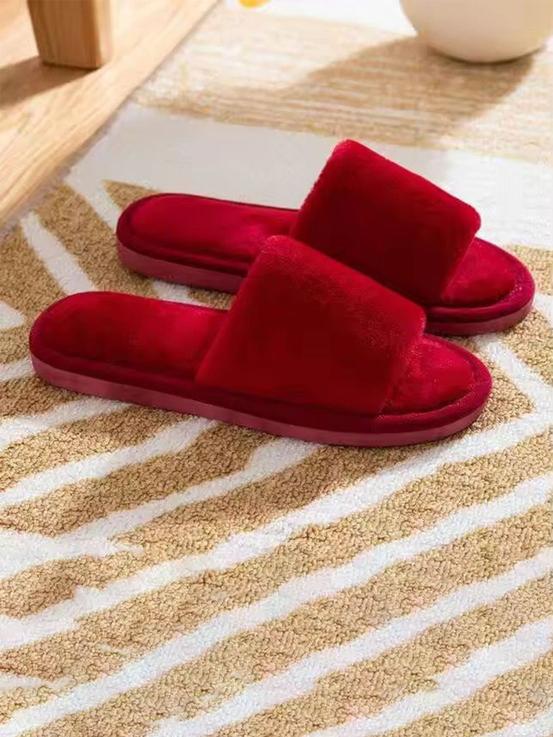 WOLVESDEN Women Winter Room Slippers