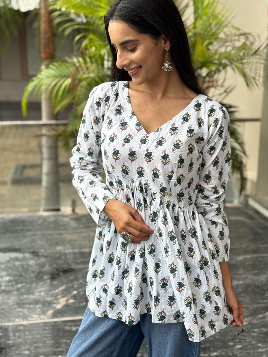 DEASHA INDIA Women Floral Printed V-Neck Empire Pure Cotton Kurti
