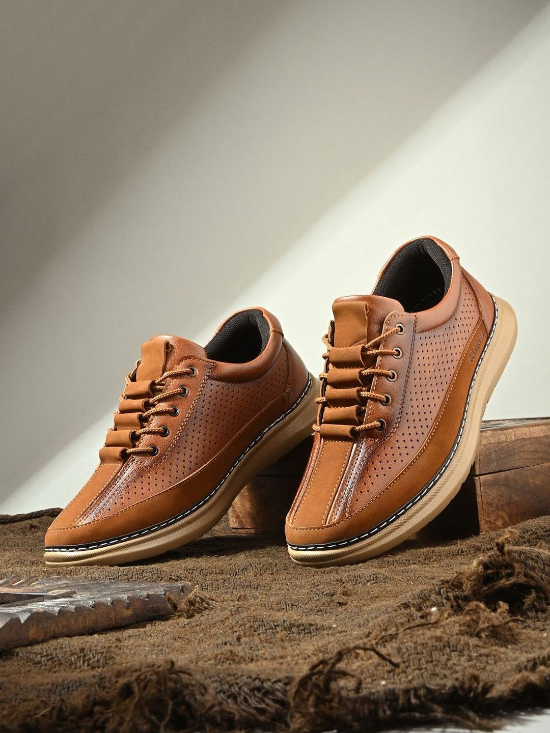 KASTAVA Men Lightweight Laser Cuts Sneakers