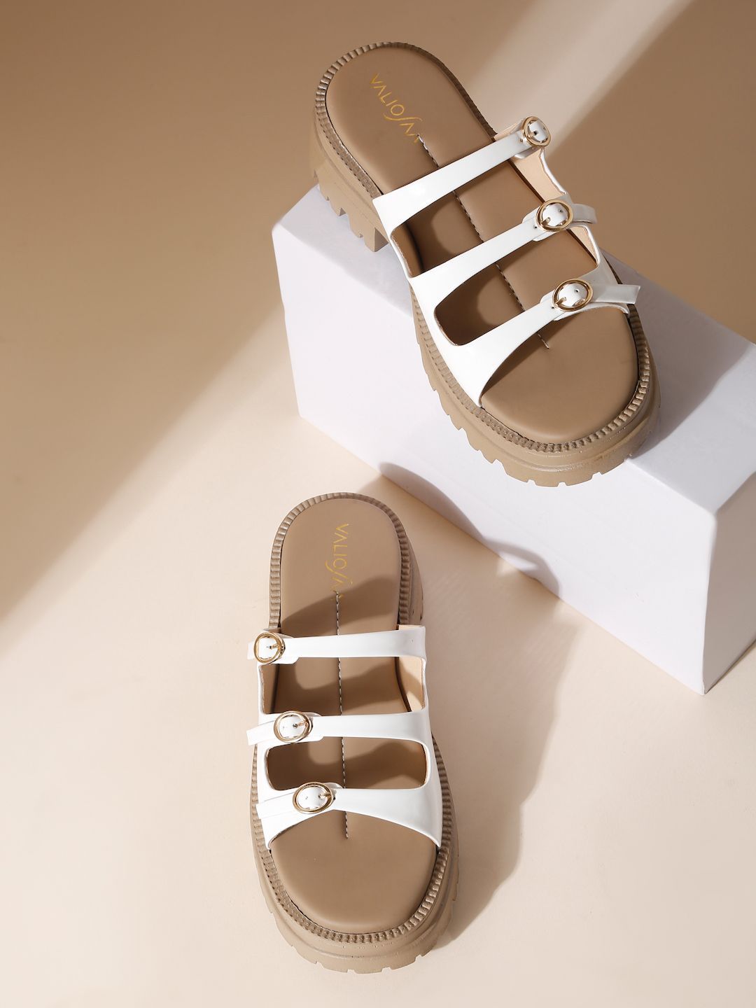 VALIOSAA Women Open Toe Flats with Buckles