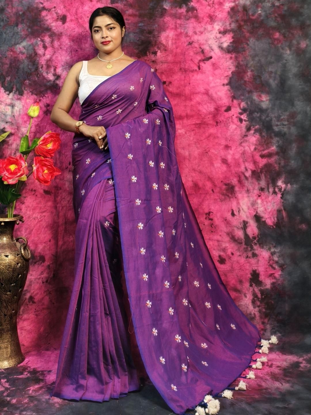 RIDDHIMAN FASHION Embroidered Pure Cotton Saree
