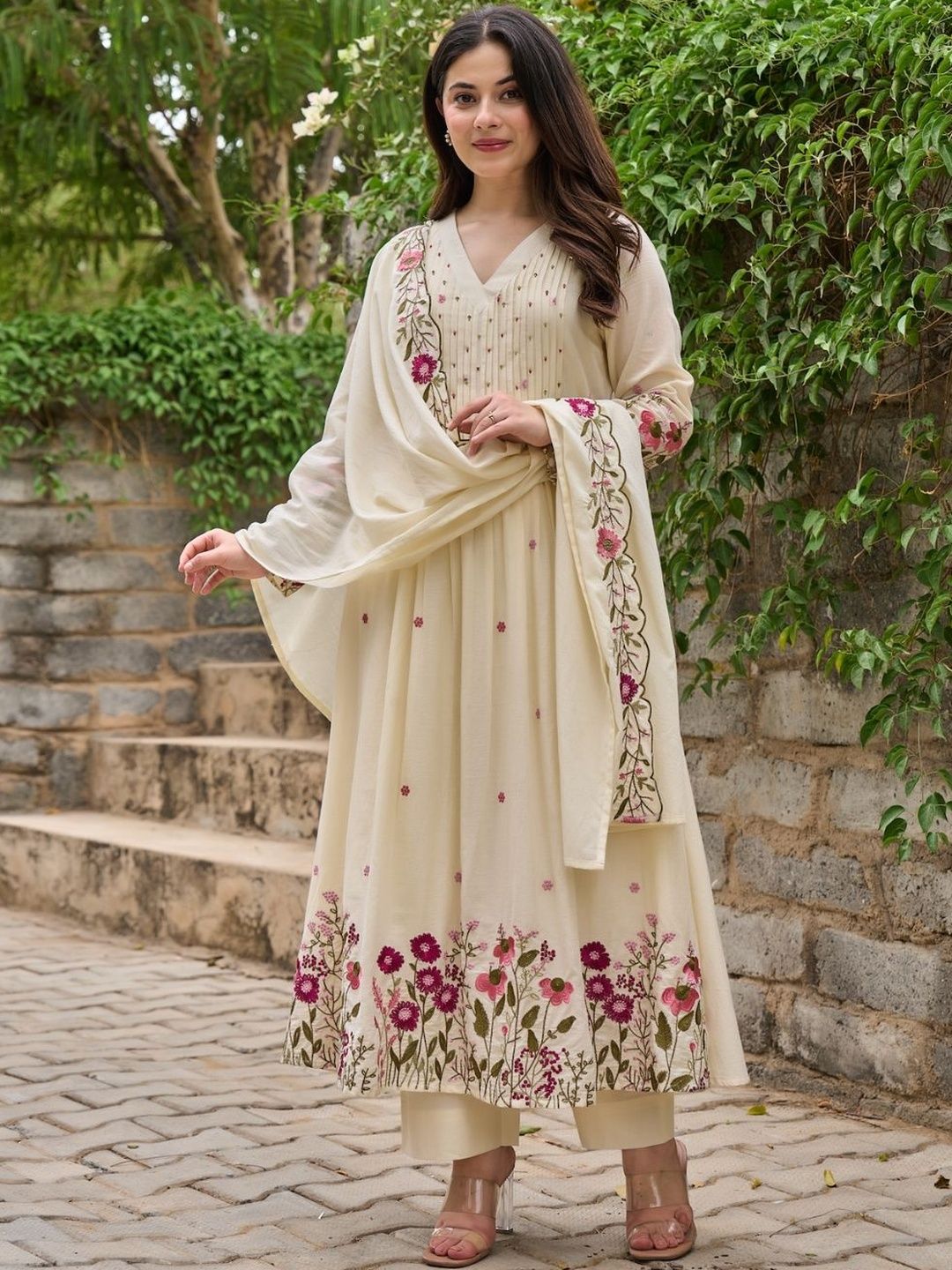 Kesudi Floral Embroidered Panelled Thread Work Chanderi Silk Kurta With Trousers & Dupatta