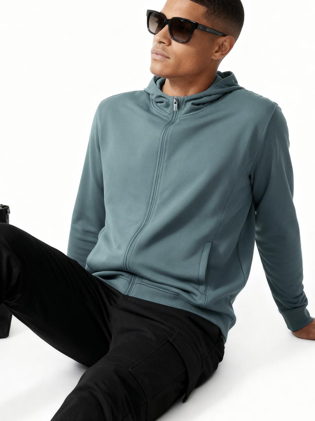 DAMENSCH Men Solid Hooded Sweatshirt