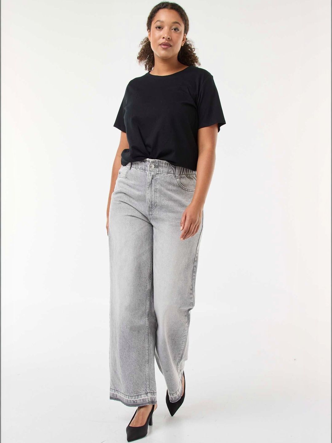 Women Comfort Wide Leg Mid-Rise Light Fade Stretchable Jeans