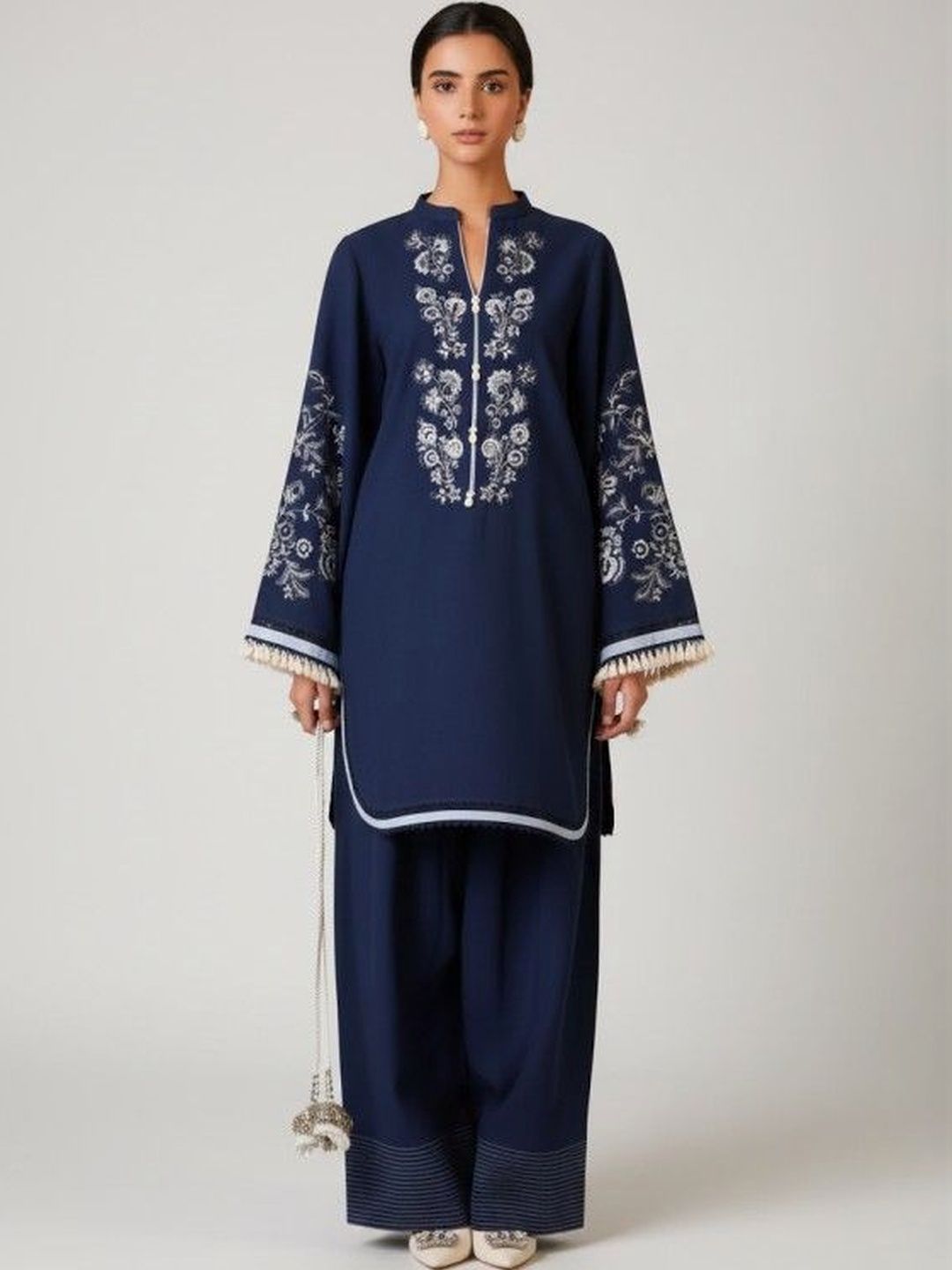 D.A.Kurtis. Women Floral Printed Regular Thread Work Kurta with Palazzos