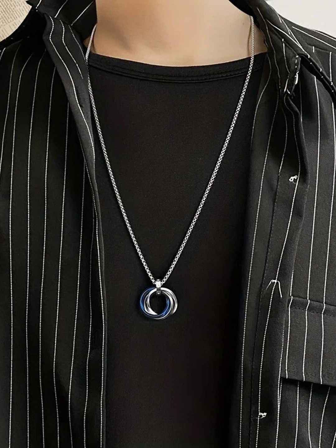 MAVINCLUB Silver-Plated Circular Pendants with Chains