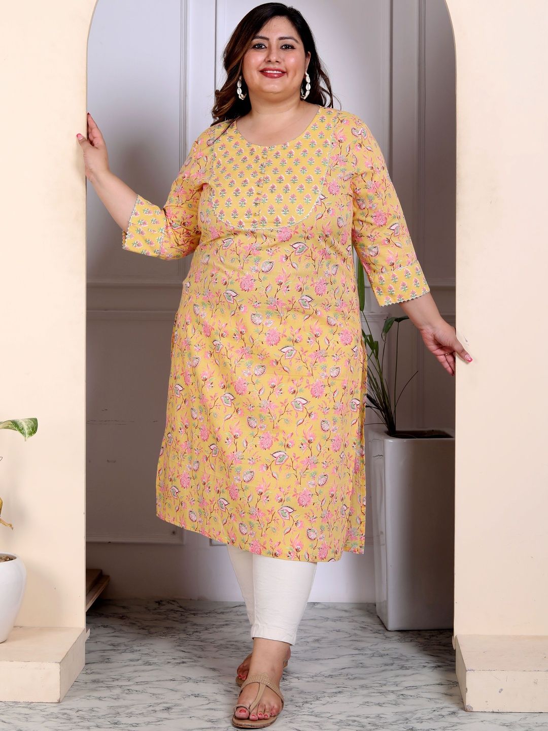 Avnii Women Floral Printed Floral Kurta