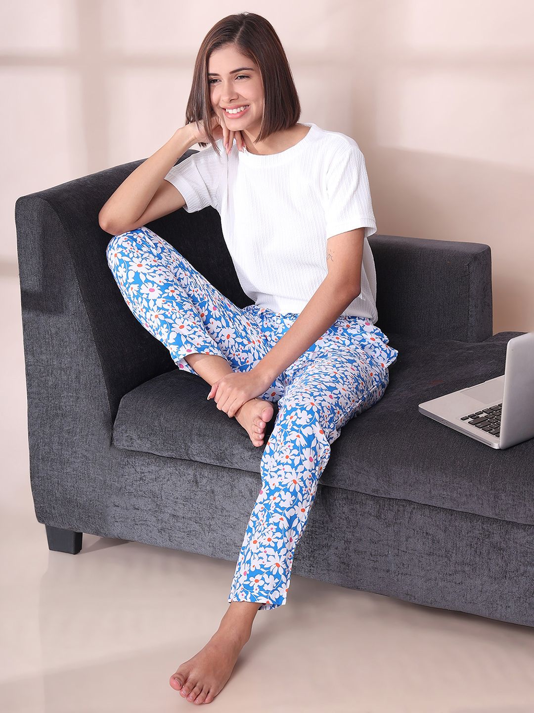 URBAN SCOTTISH Women Floral Printed Lounge Pants