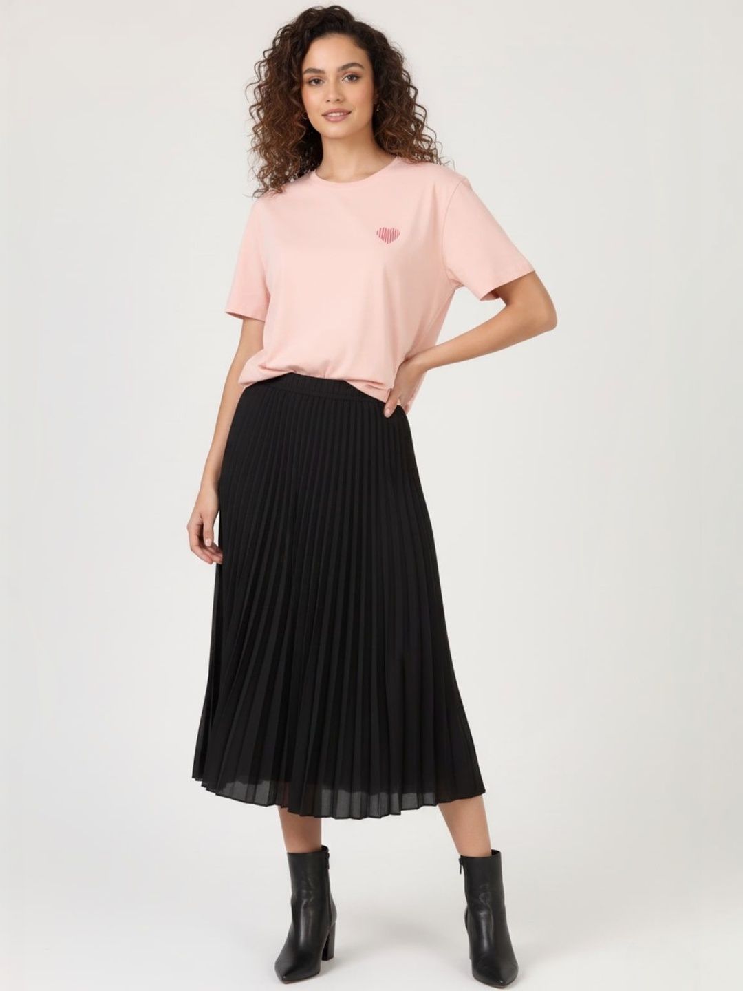 Jolene.club Dusty Pink Heart T-Shirt