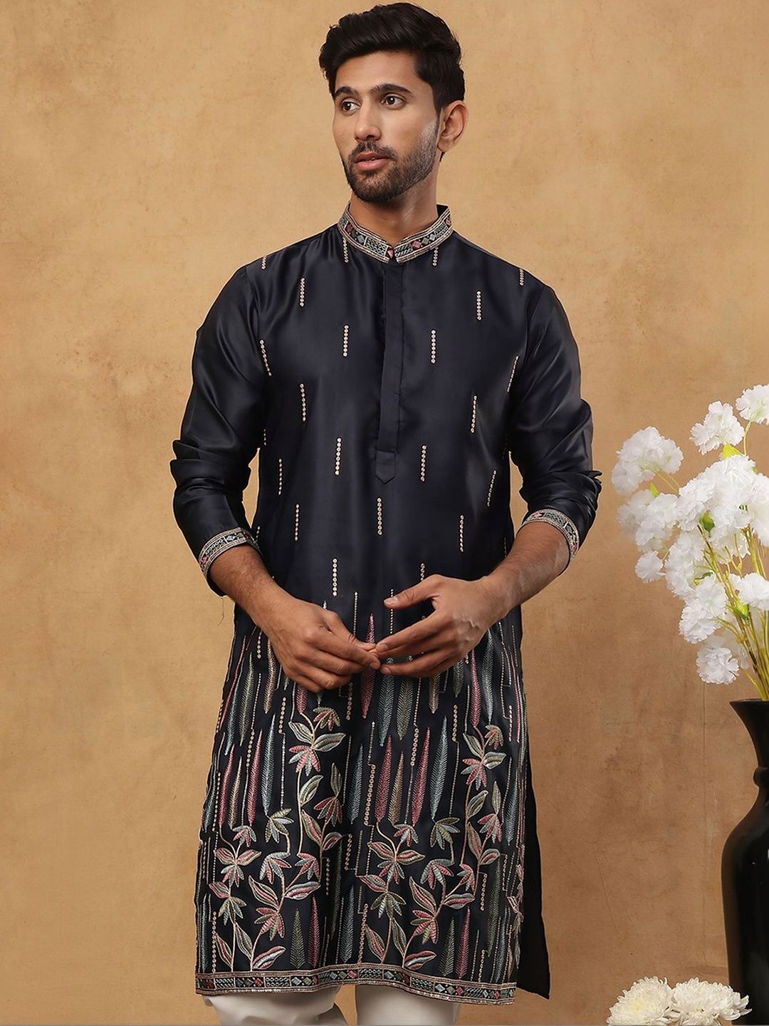 House of Pataudi Embroidered Mandarin Collar Knee Length Straight Kurtas