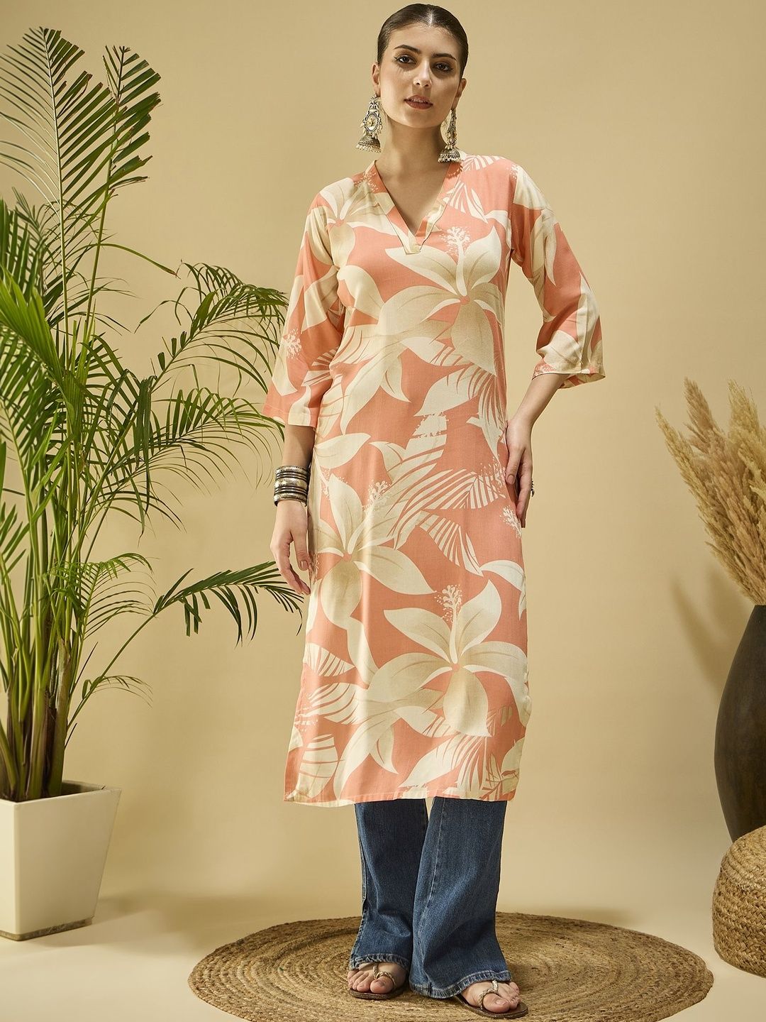 SURUKH Women Floral Printed Gotta Patti Floral Kurta