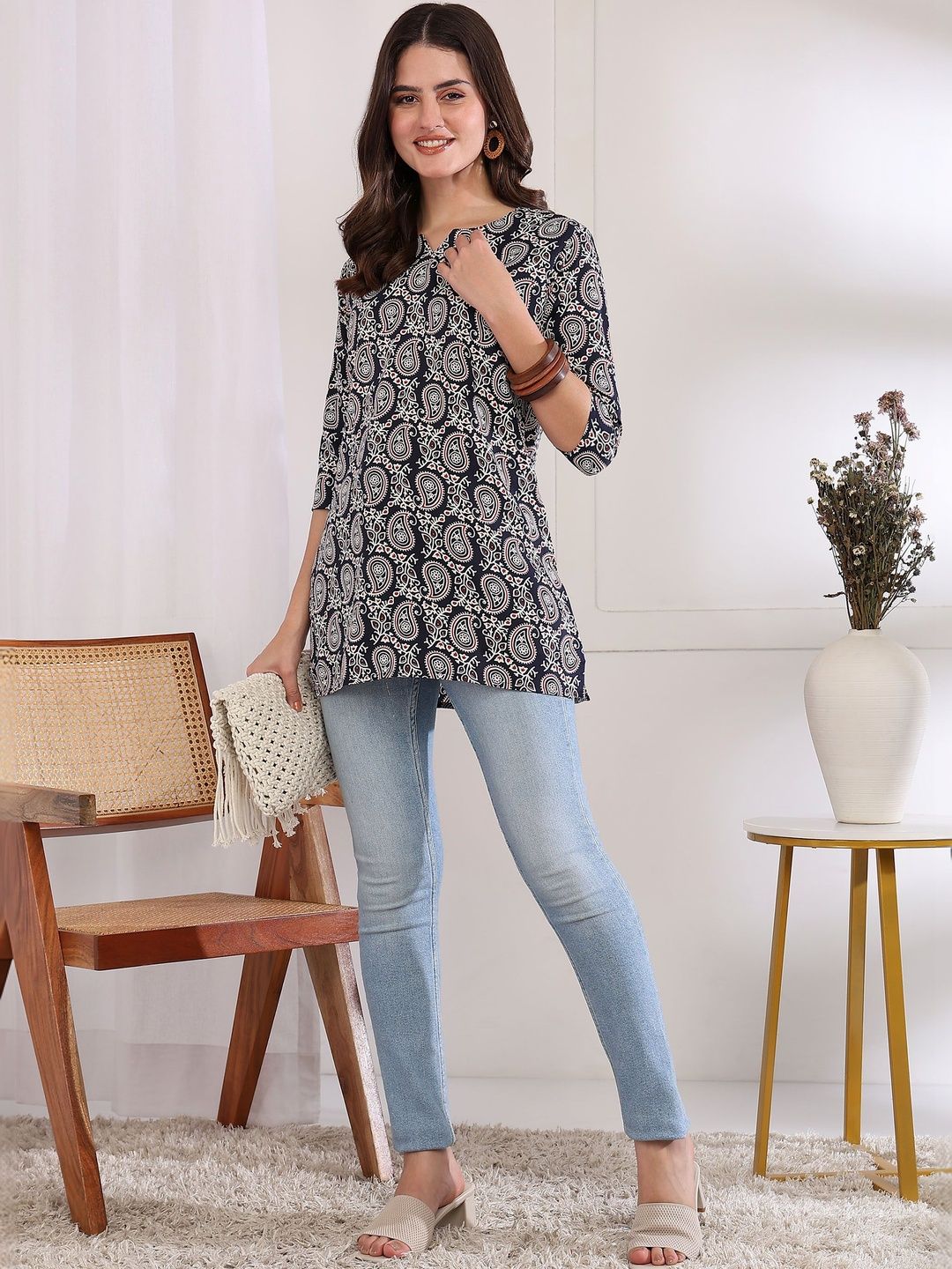 JANKHI Ethnic Printed V-Neck Kurtis