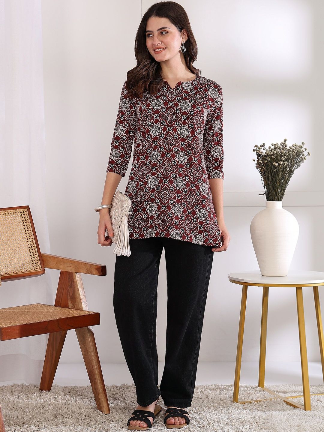 JANKHI Ethnic Printed V-Neck Kurtis