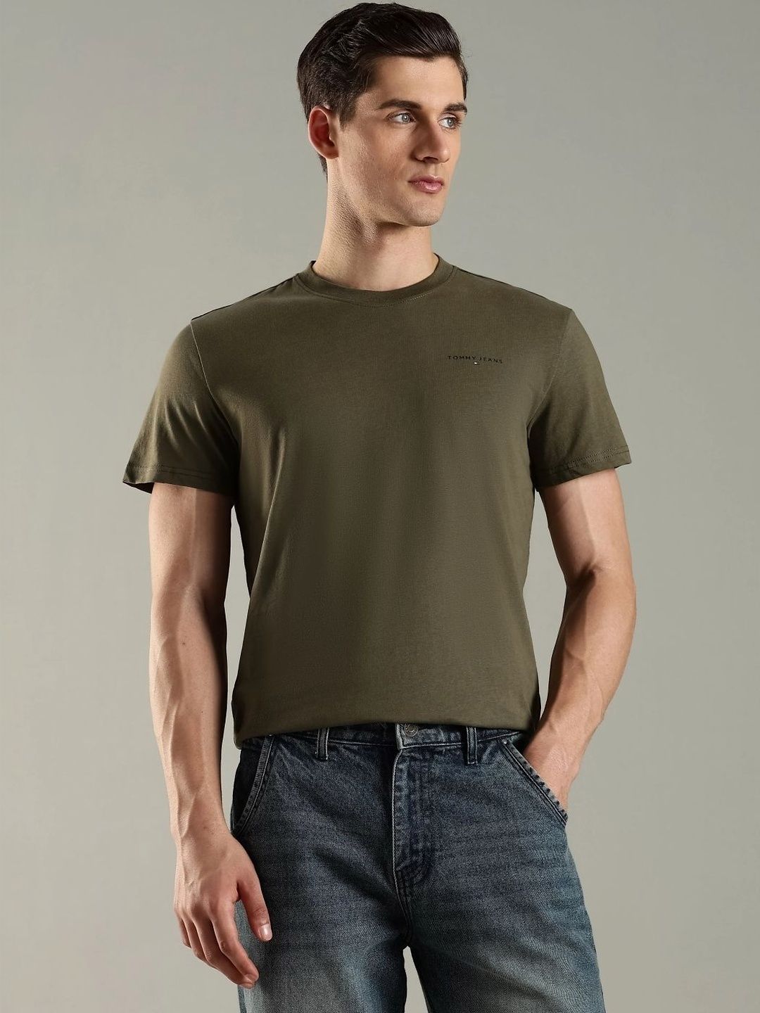 Tommy Hilfiger Men Brand Logo Slim Fit T-shirt