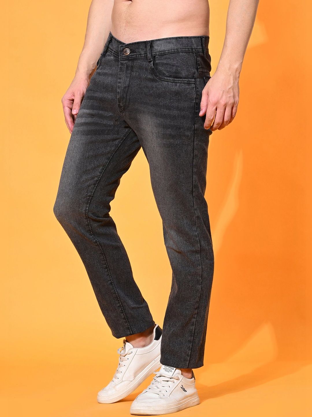 Moda Rapido Men Classic Tapered Fit Mid-Rise Light Fade Stretchable Jeans