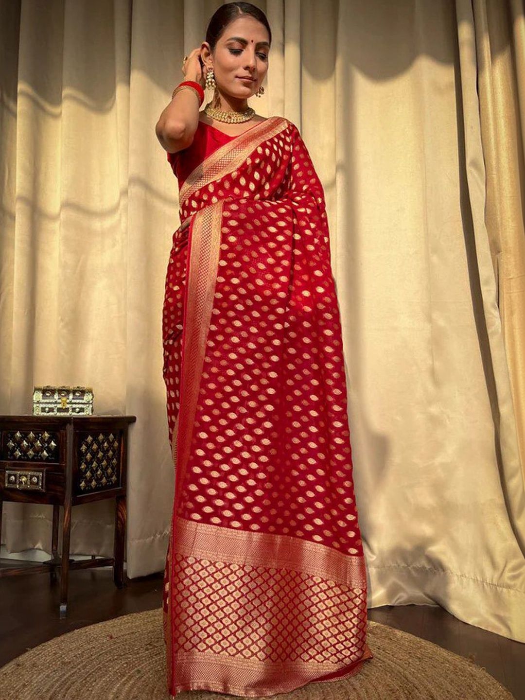 Urban Pallu Woven Design Zari Silk Blend Handloom fwd Saree