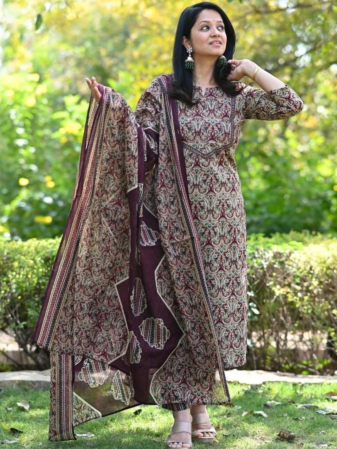 QUNEY Women Ethnic Motifs Printed Regular Kurta with Trousers & With Dupatta