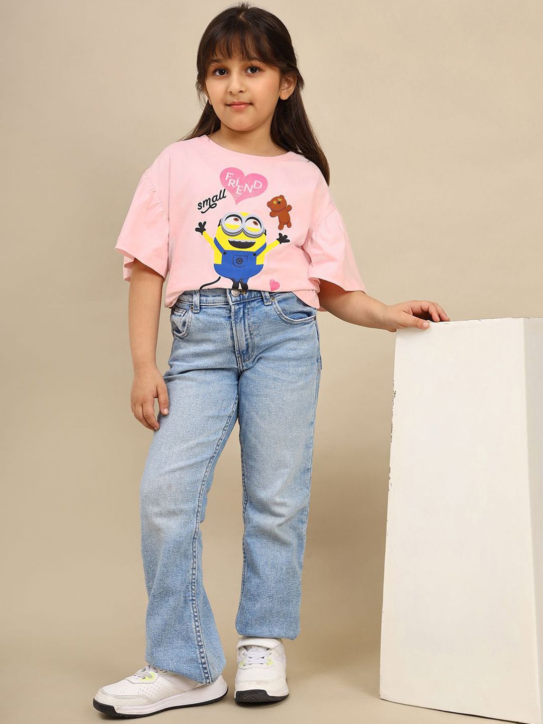 Girls Minions Printed Pure Cotton Round Neck Oversized Fit T-shirt 5