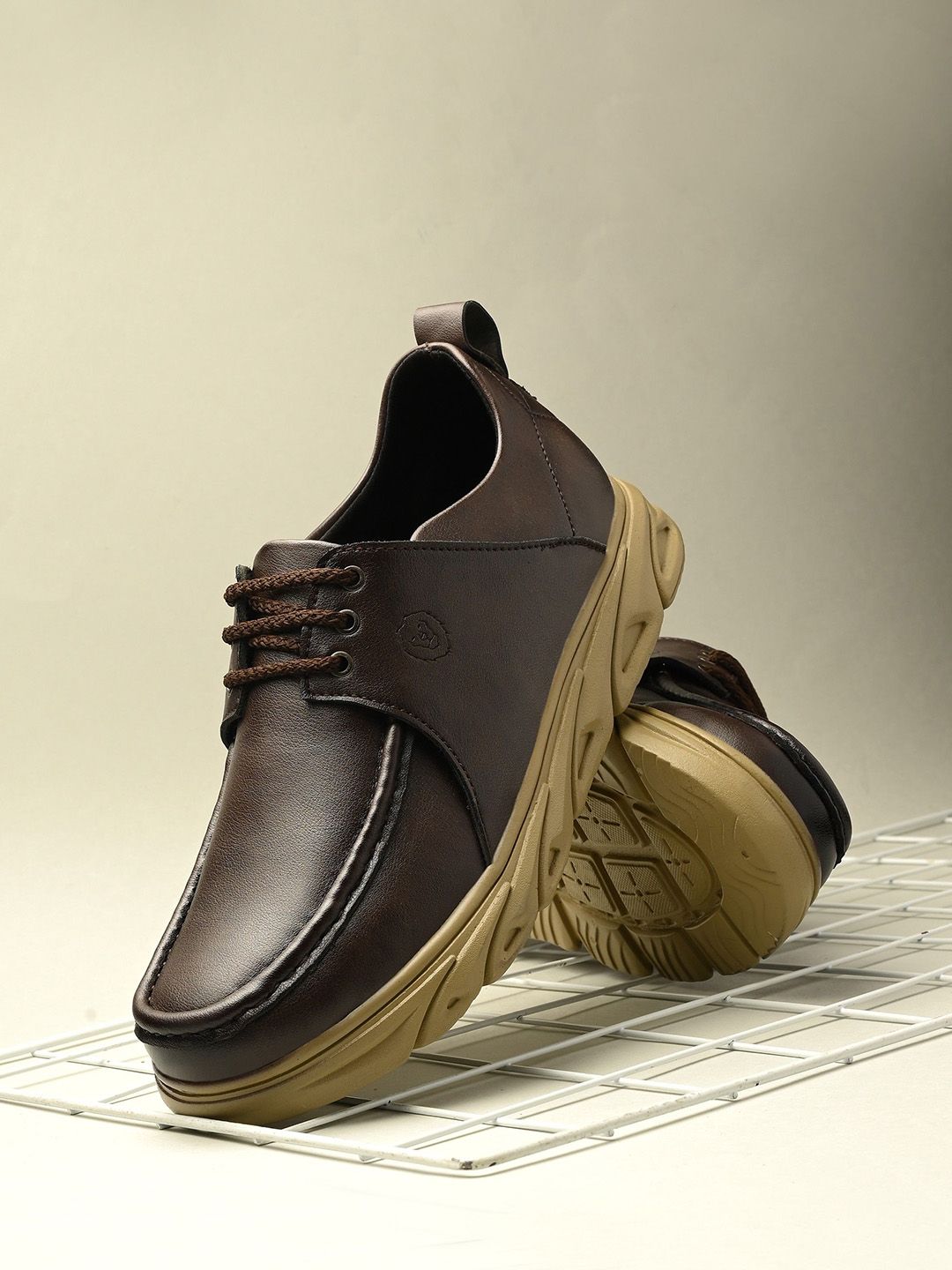 KASTAVA Men Sneakers