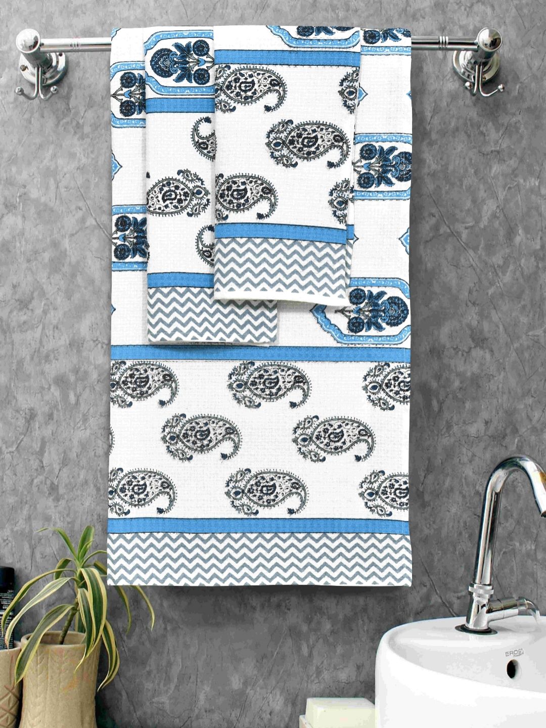 Buy MAFATLAL White & Blue 3 Pieces Ethnic Motifs Printed Cotton 250 GSM Towel Set -  - Home for Unisex