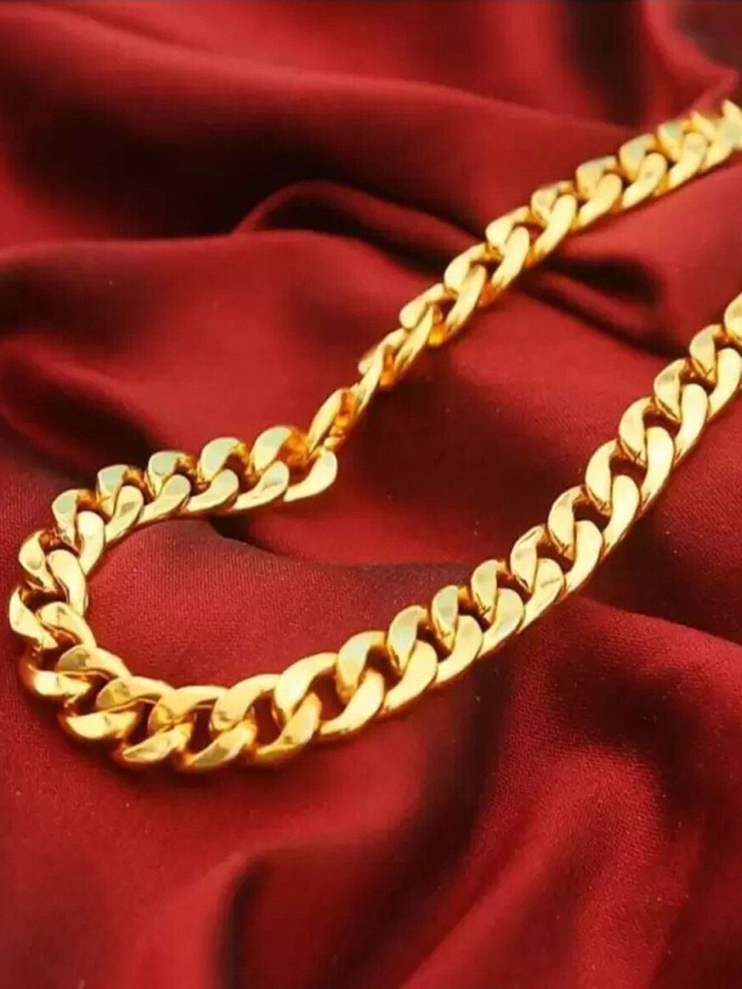 The Roadster Lifestyle Co Men Gold-Plated Cuban Chain
