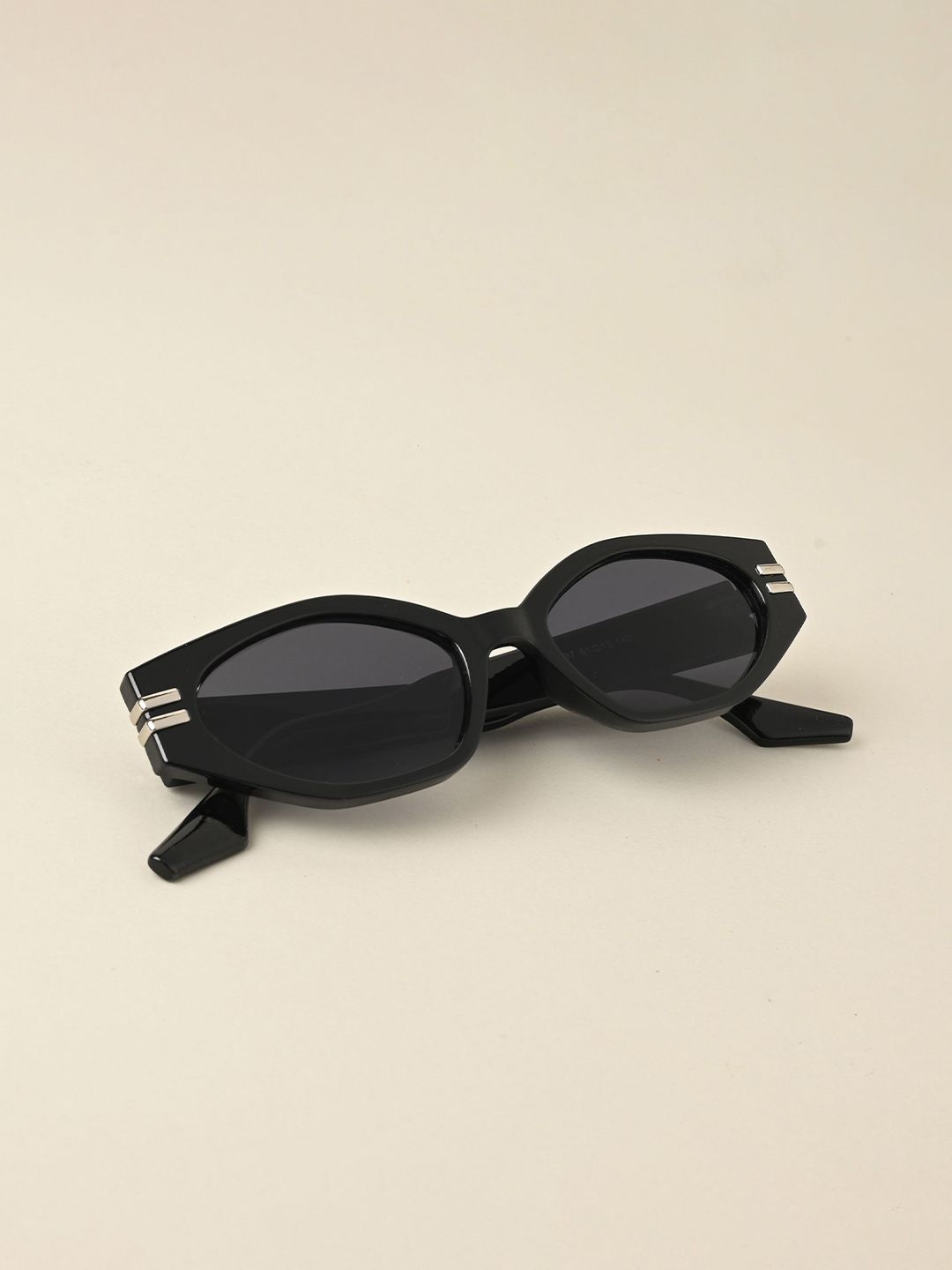 IDOR Women Oval Sunglasses with UV Protected Lens