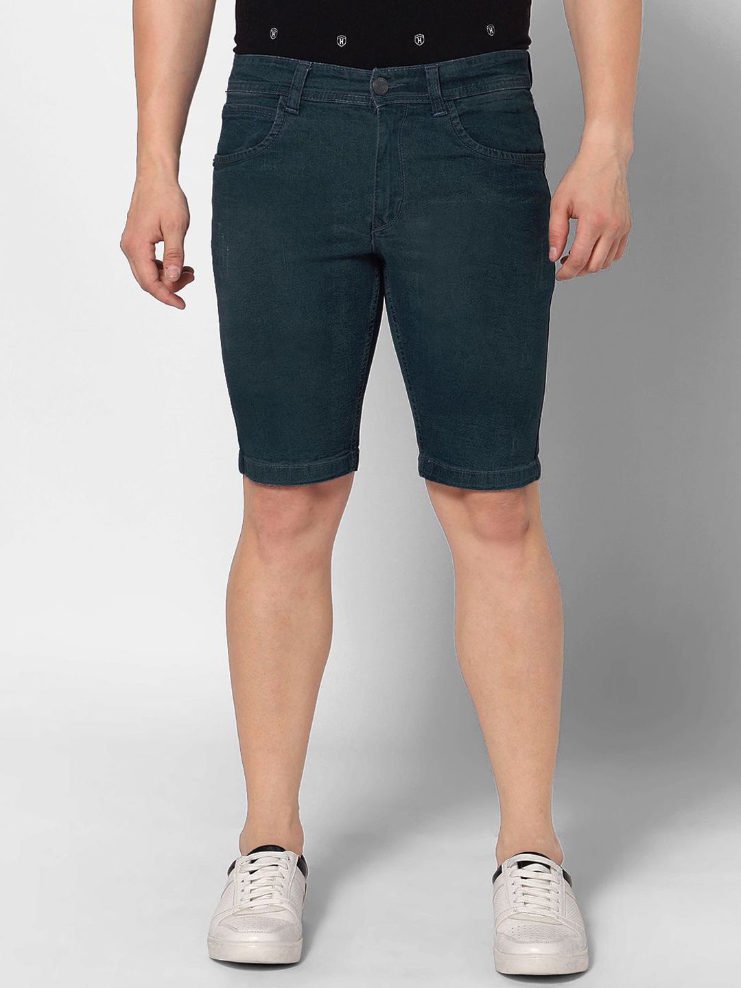 TCI Men Slim Fit Mid-Rise Denim Shorts