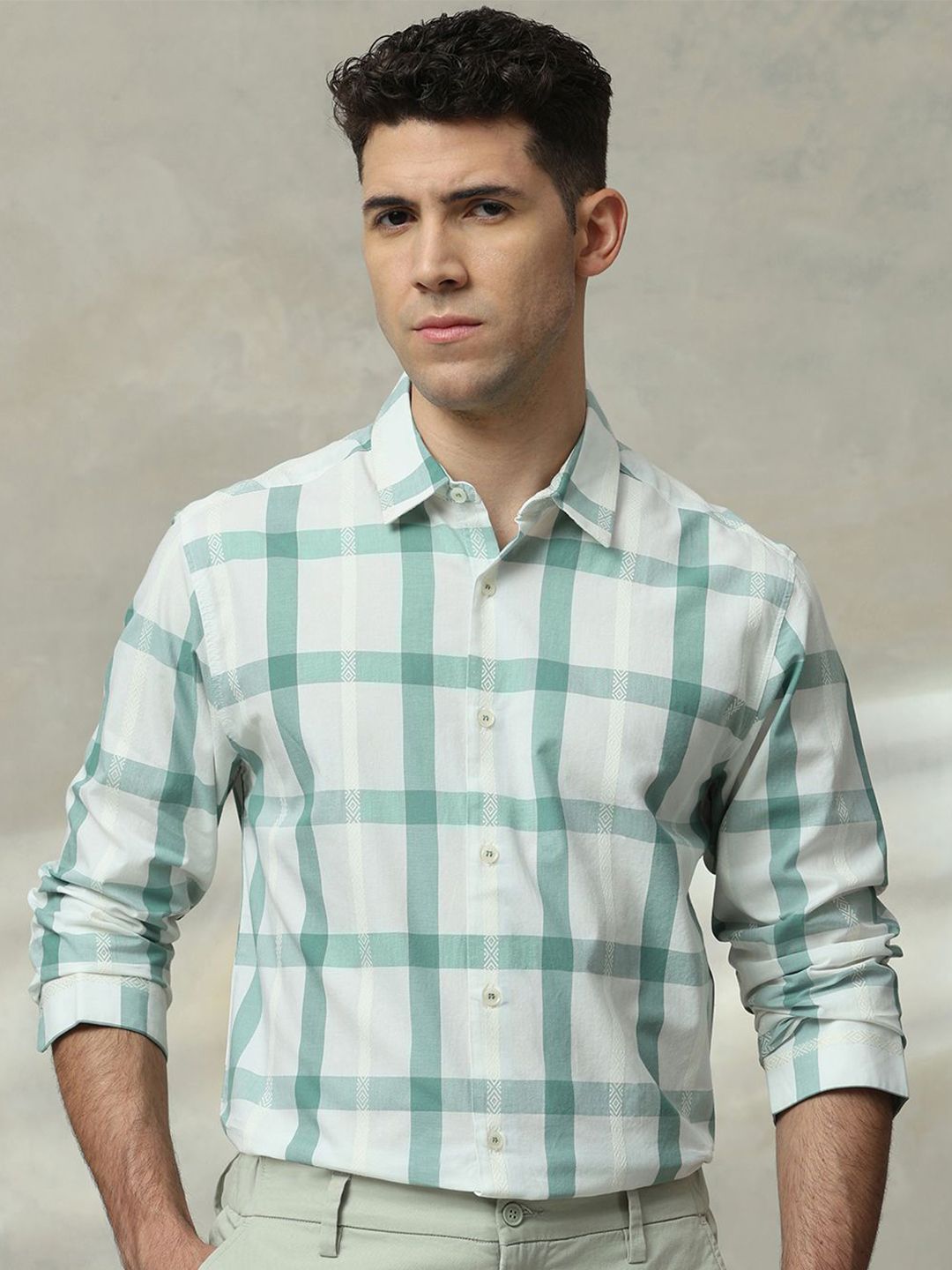 Mufti Men Slim Fit Spread Collar Checked Cotton Casual Shirt
