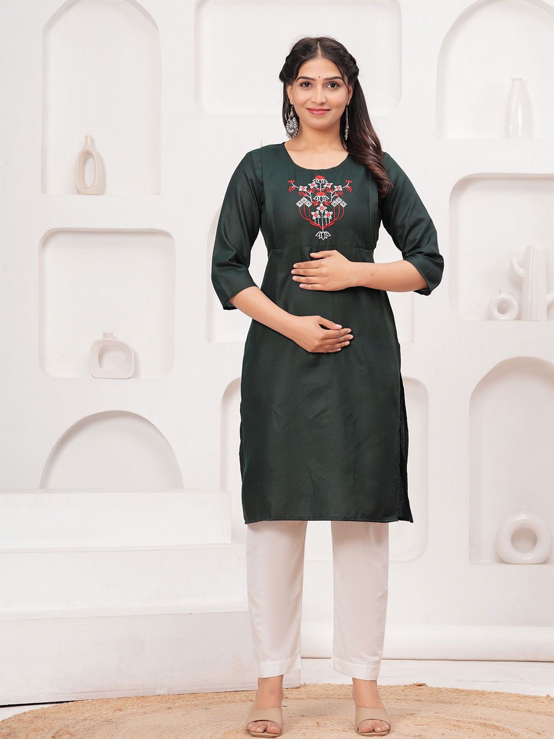 CELEBRAVO Women Floral Embroidered Cotton Maternity Straight Kurta